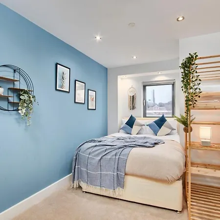 Large Duplex Penthouse - Parking Apartment Leeds (West Yorkshire)