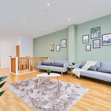 Large Duplex Penthouse - Parking