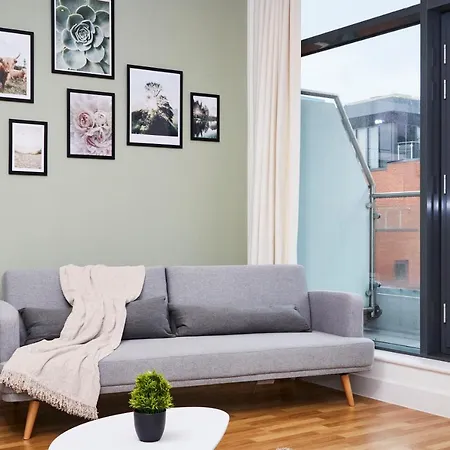 Large Duplex Penthouse - Parking * Leeds (West Yorkshire)
