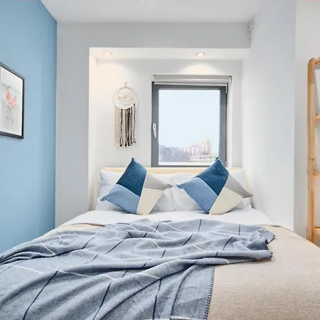 Large Duplex Penthouse - Parking *