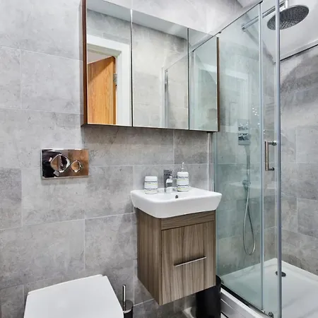 Large Duplex Penthouse - Parking Apartment *