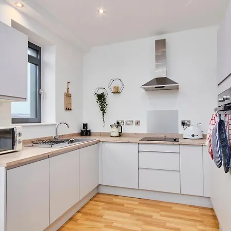 Large Duplex Penthouse - Parking Apartment *